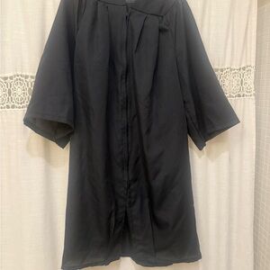 Oak Hall Bachelor’s Graduation Gown